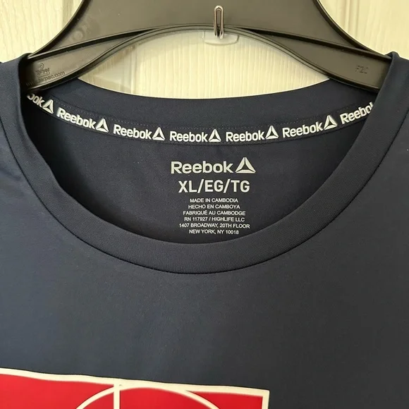 Reebok Men's Navy and Red Graphic Tee - Picture 3 of 12